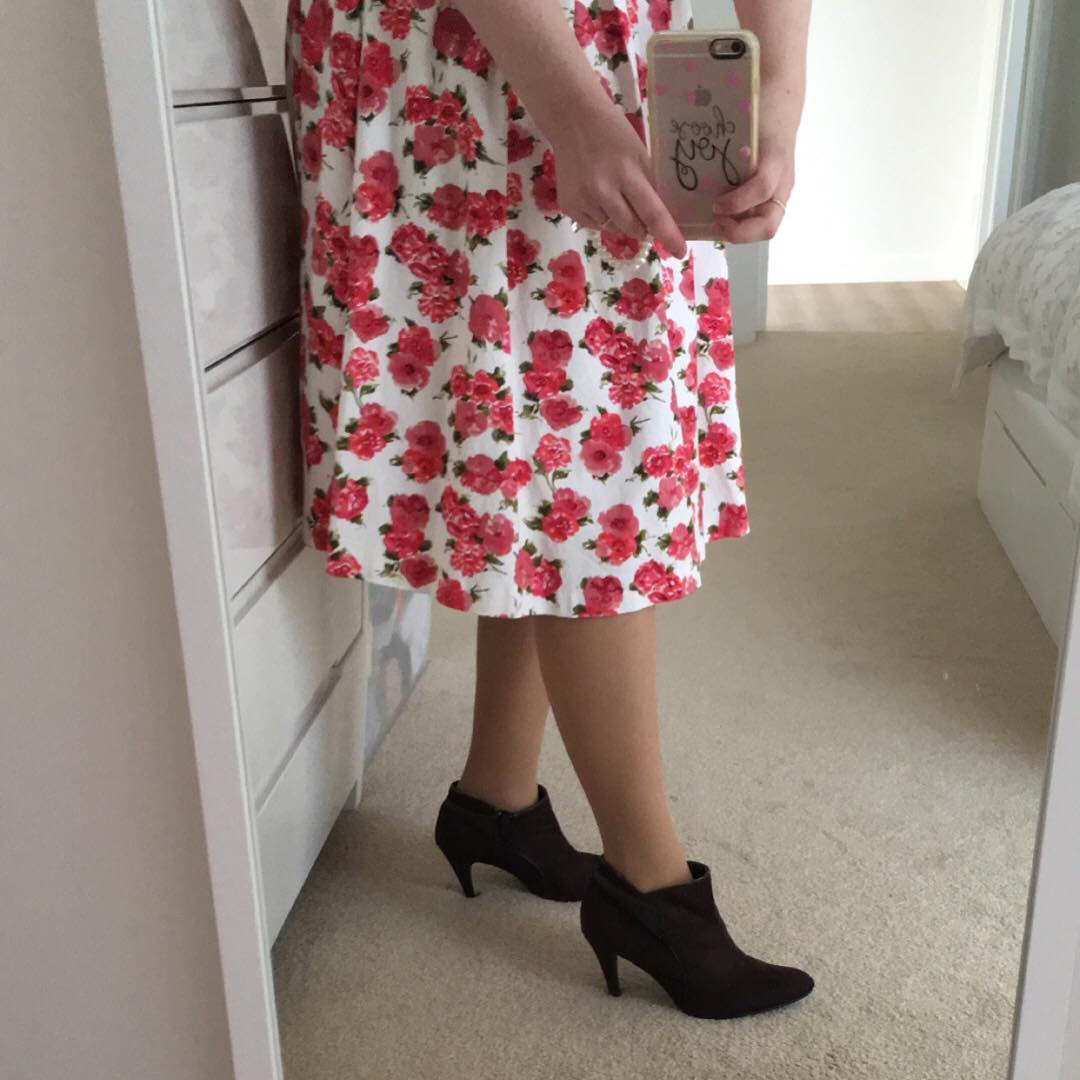 Another Sunday... Another skirt/heels combo :) #sundaybest #the100dayproject #100momentscaptured #100happydays #selfie #ootd